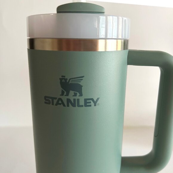 New w/ tag Stanley The Flowstate Quencher H2.0 30 oz. Tumbler-Shale Matted Green - Picture 8 of 8